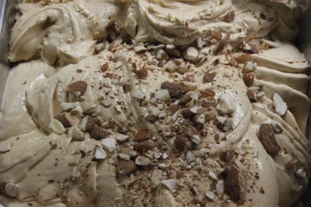 Helado artesano de turrón de Puro&Bio elaborado con ingredientes Bio